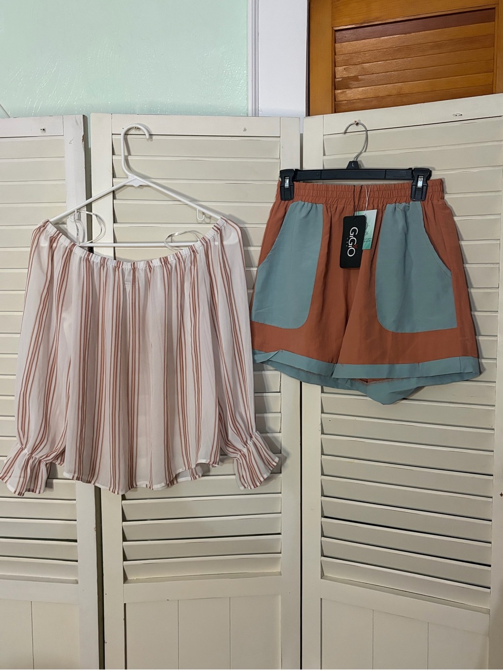 Two piece outfit including NWT Gigio color block shorts and a F21 top